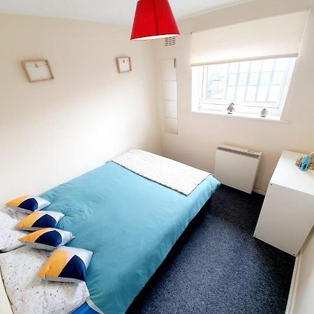 Rayleigh Town Centre 3 Bedroom Apartment מראה חיצוני תמונה