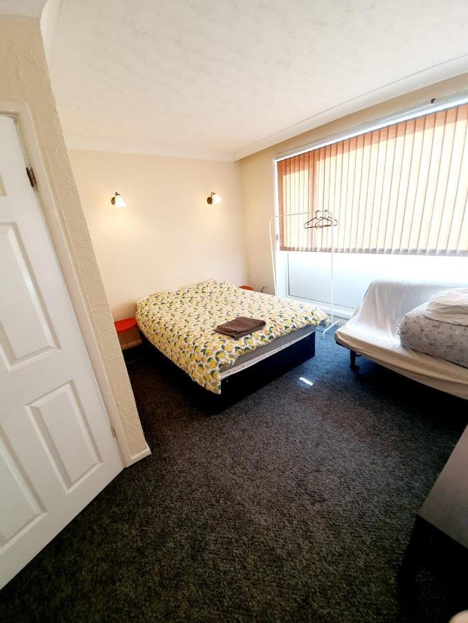 Rayleigh Town Centre 3 Bedroom Apartment מראה חיצוני תמונה