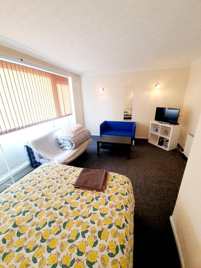 Rayleigh Town Centre 3 Bedroom Apartment מראה חיצוני תמונה